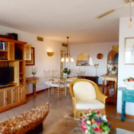 Апартаменти Playamar